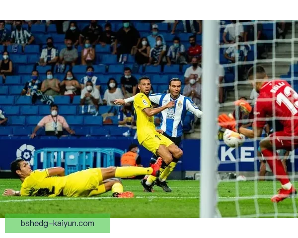 劳尔射门方式分析：技术细节与现代应用的趋势探讨